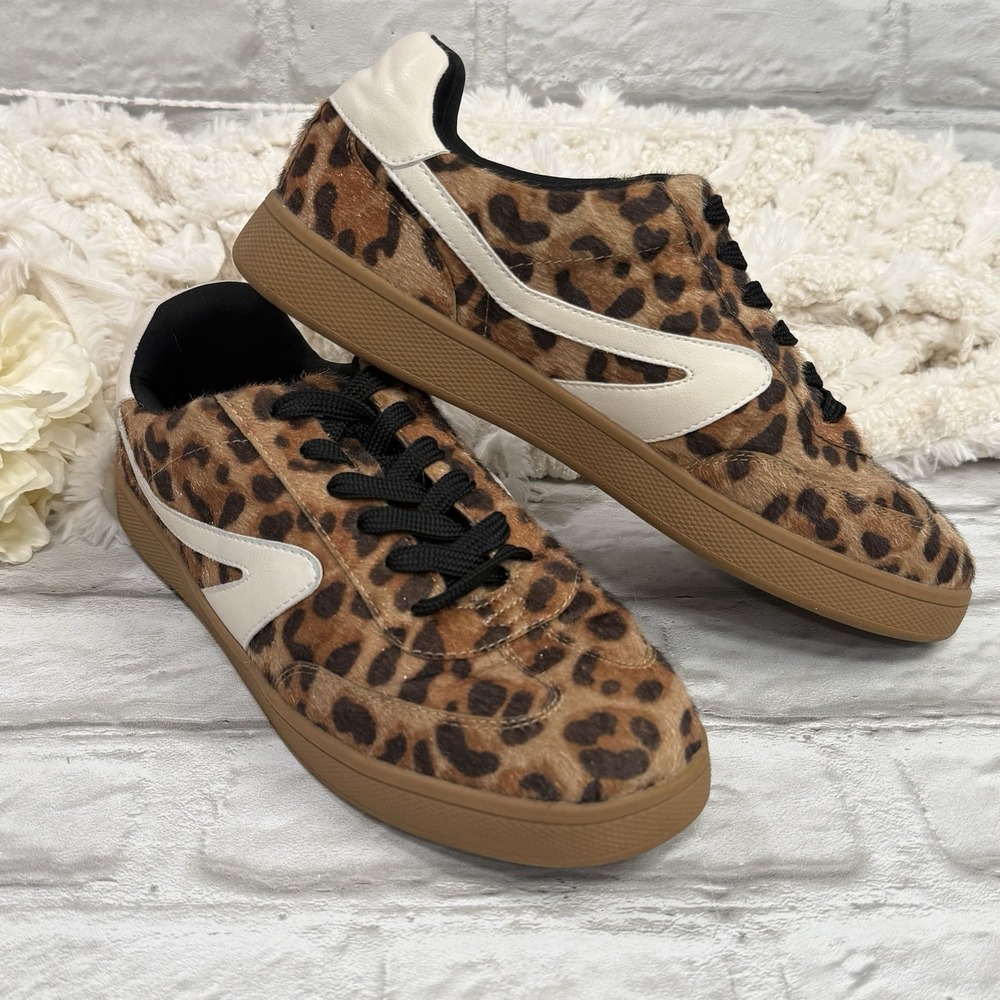DV by Dolce Vita Womens Voyage Sneaker Leopard Print Faux Fur Size 10 NEW